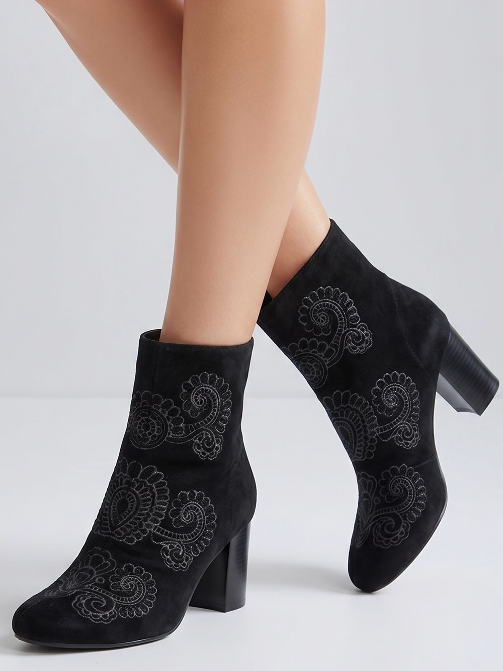 |•RELATIVITY•| Re-Emma Black Ankle Boots Size 9